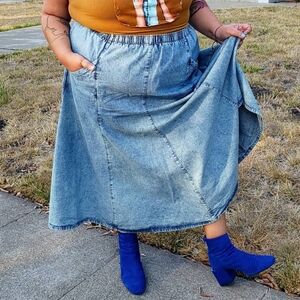 Vintage flared denim skirt